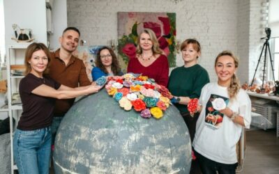 Петербург дарит Мариуполю цветочный шар — символ памяти, жизни и единства